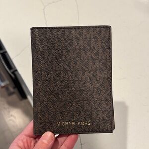 NWOT Michael Kors Passport Wallet